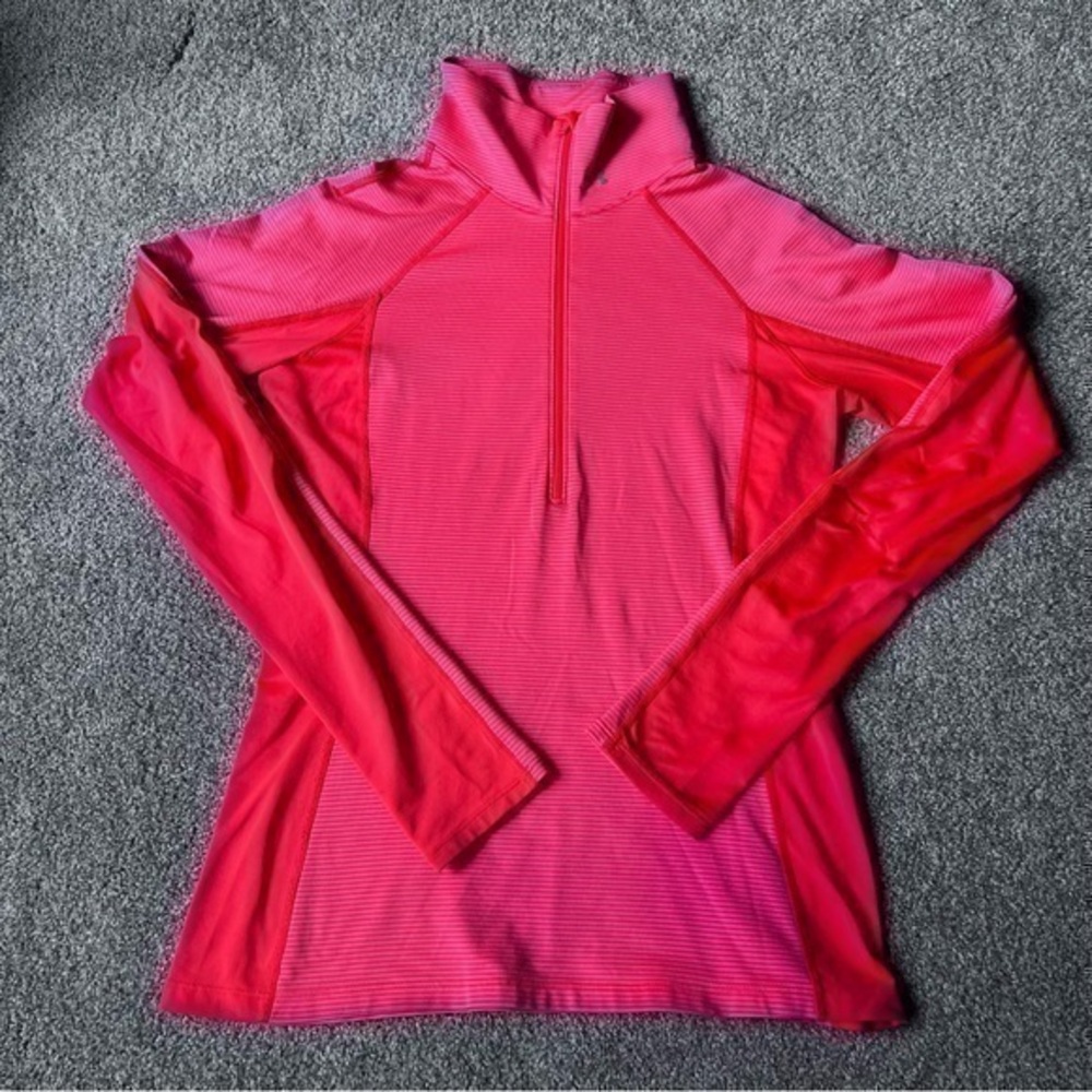💚Under Armour heat gear women’s bright coral 1/4 zip